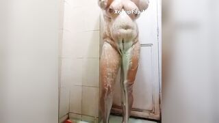 Big Boobs Desi Babe Bathing