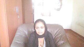 Hijab lady works at my home office sucks well
