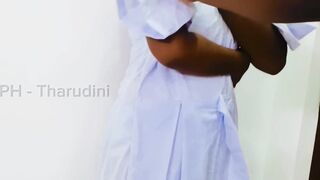 Sri lankan Sinhala Hot Student Girl Sex with Her Boy Friend