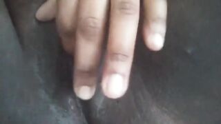 Sri Lankan MILF Pussy in Close up Pussy Juice Dripping
