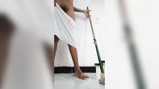 Sri lankan teen servant girl masturbating in working time