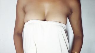 Ammo E Gedi Deka Sri lanka Girl Sexy Boobs With Underskert