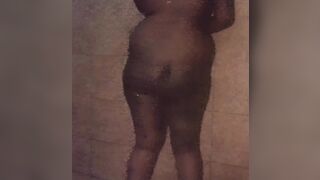 Sri lanka shetyyy black chubby pussy bathing video shooting on bathroom