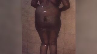 Sri lanka shetyyy black chubby pussy bathing video shooting on bathroom