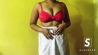 Sri Lankan teen show her big boobs