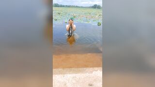 Srilankan school girl bathiin in tank, outside sex video.jangal sex,asian out side sexy girl video