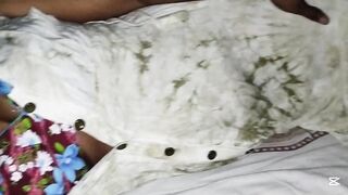Sri Lankan Wife boobs showing