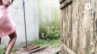 outdoor couple bathshow